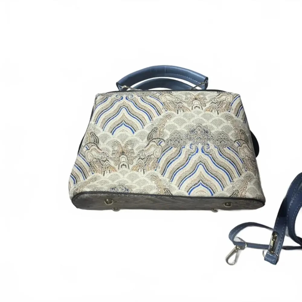 NWOT Blue & Cream Square Tote‎ w/ Strap